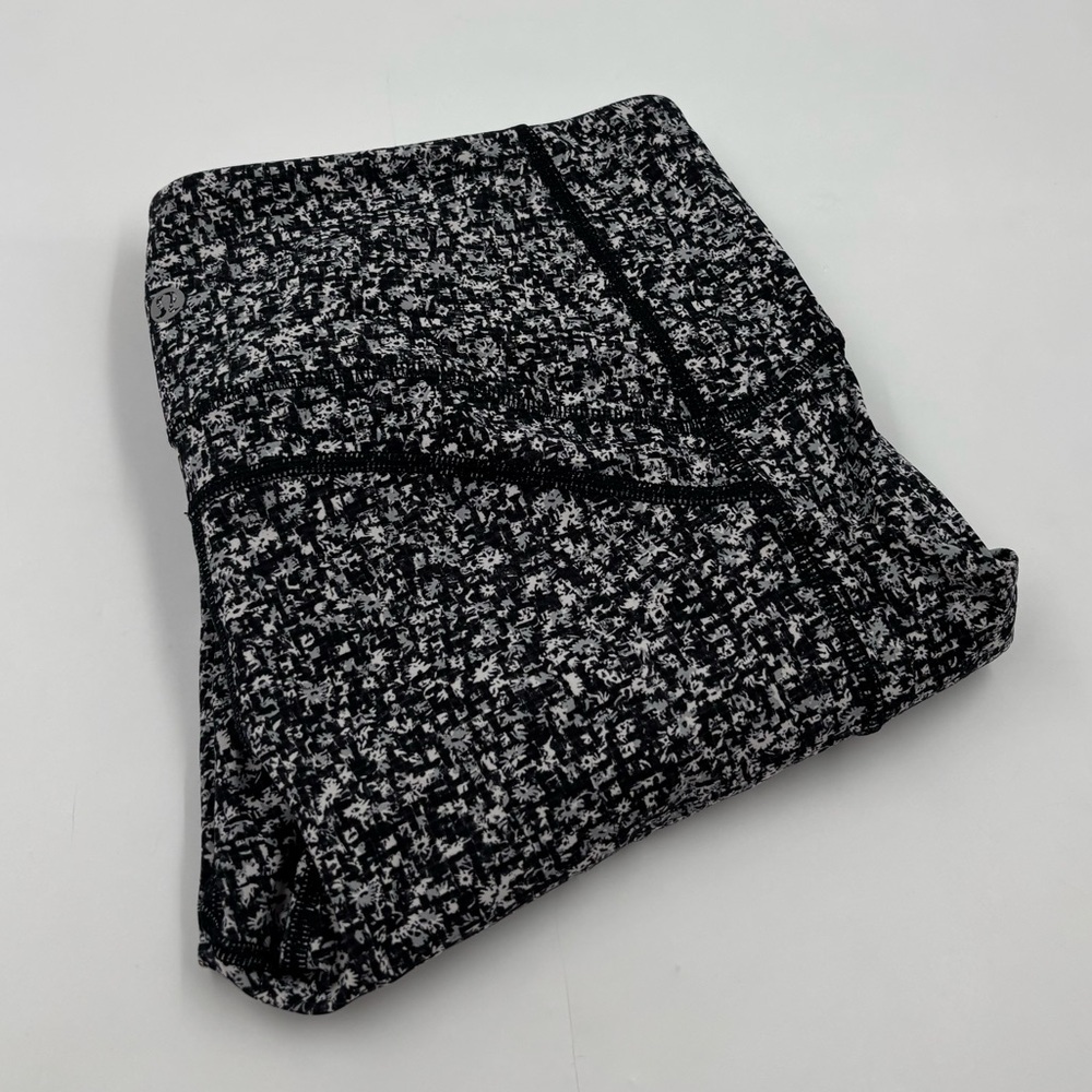 Lululemon Women's 10 Black White Sole Training 7/8‎ Tight Alpine Leggings